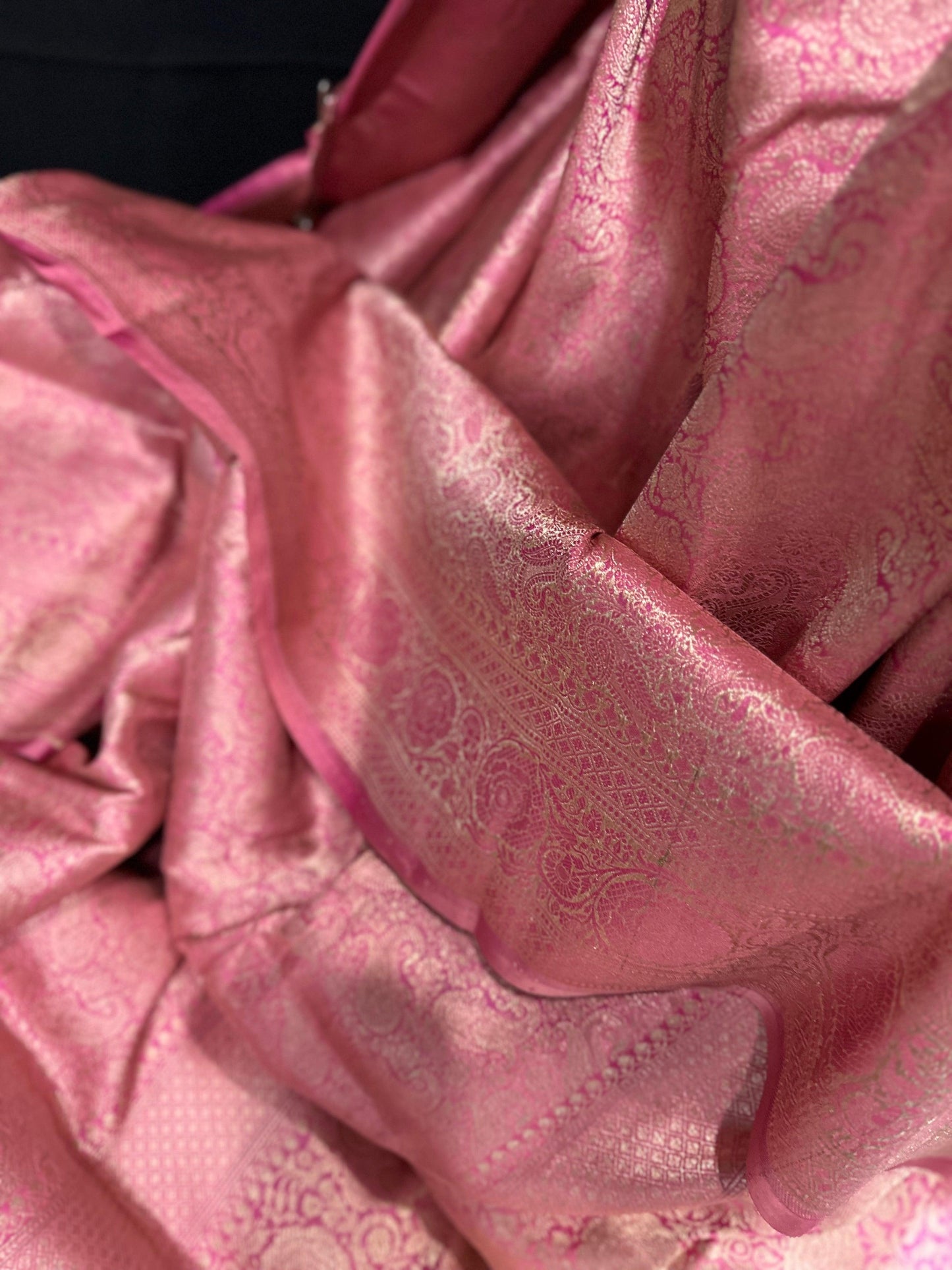 Tanchoi Banarasi Handwoven Pink Katan Silk Saree with Gold Zari Silk Mark Saree with blouse