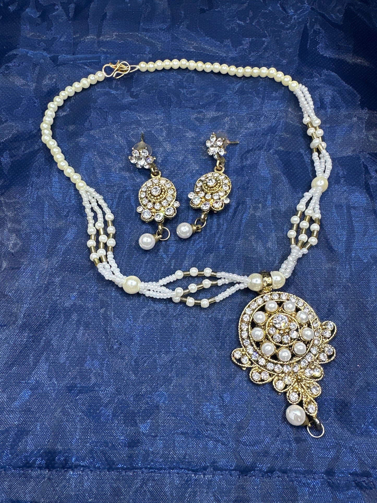 Panna - Exclusive Beautiful Jwellery Choker Set