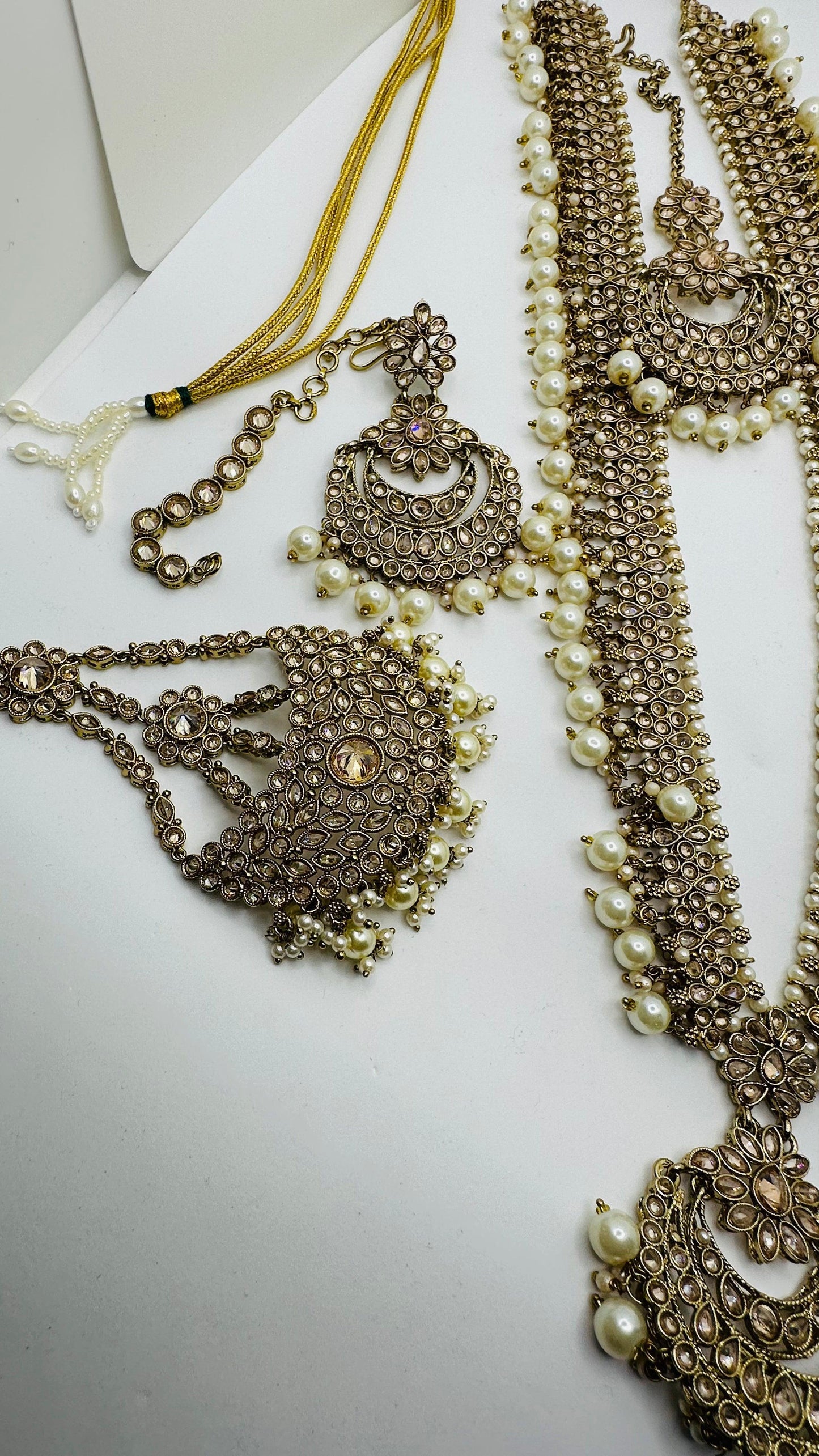 Noor - Exclusive Beautiful Jwellery Set