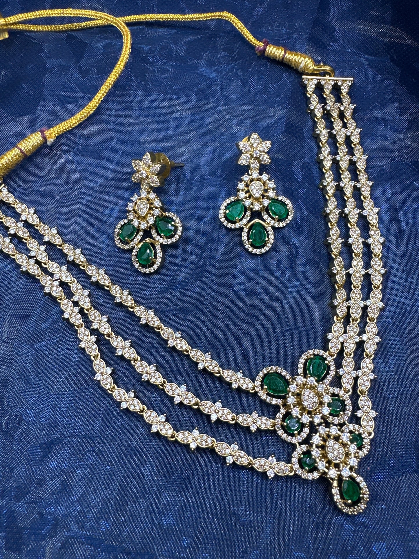 Kameya - Emerald Green Kundan Set