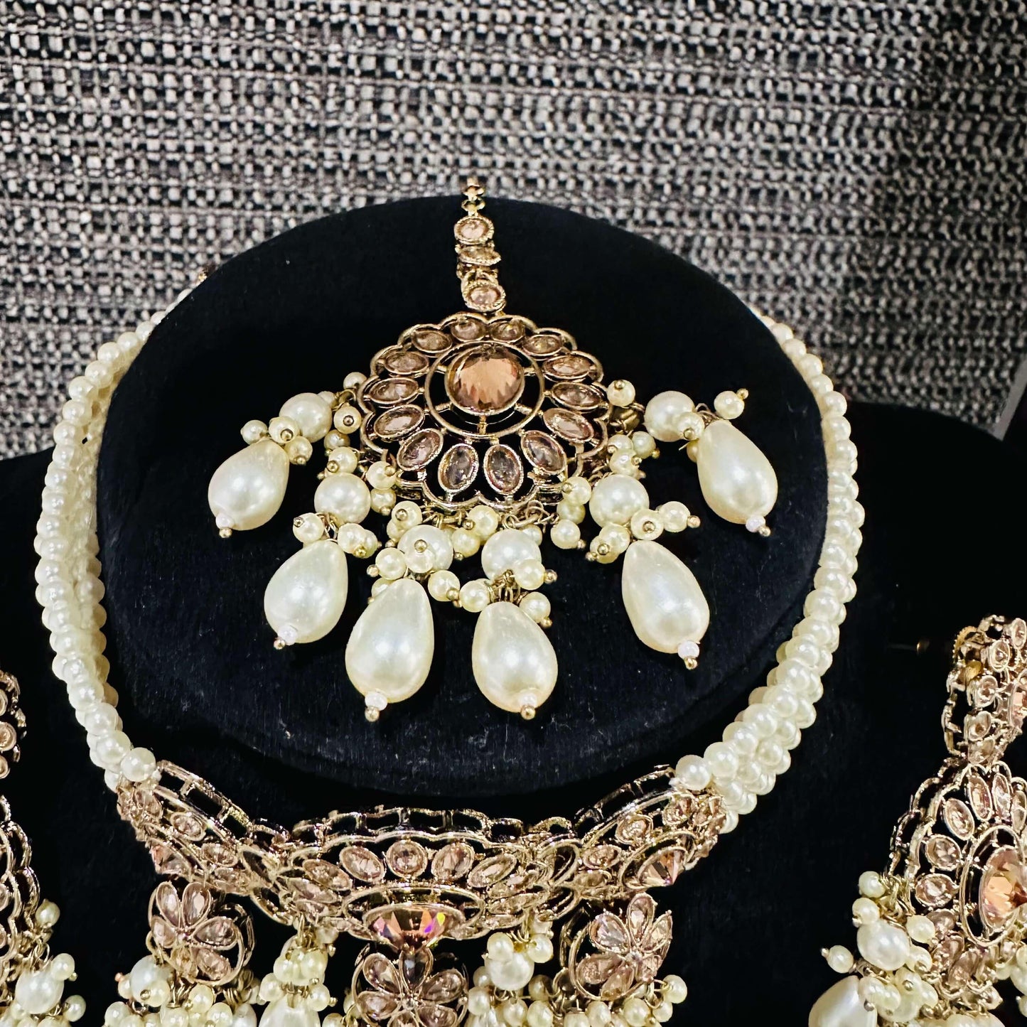 Heer - Exclusive Beautiful Jwellery Choker Set