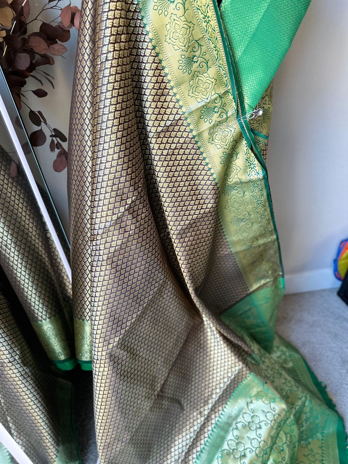 Kanchipuram Saree with Heavy Zari motifs Saree - By The Chic Tale