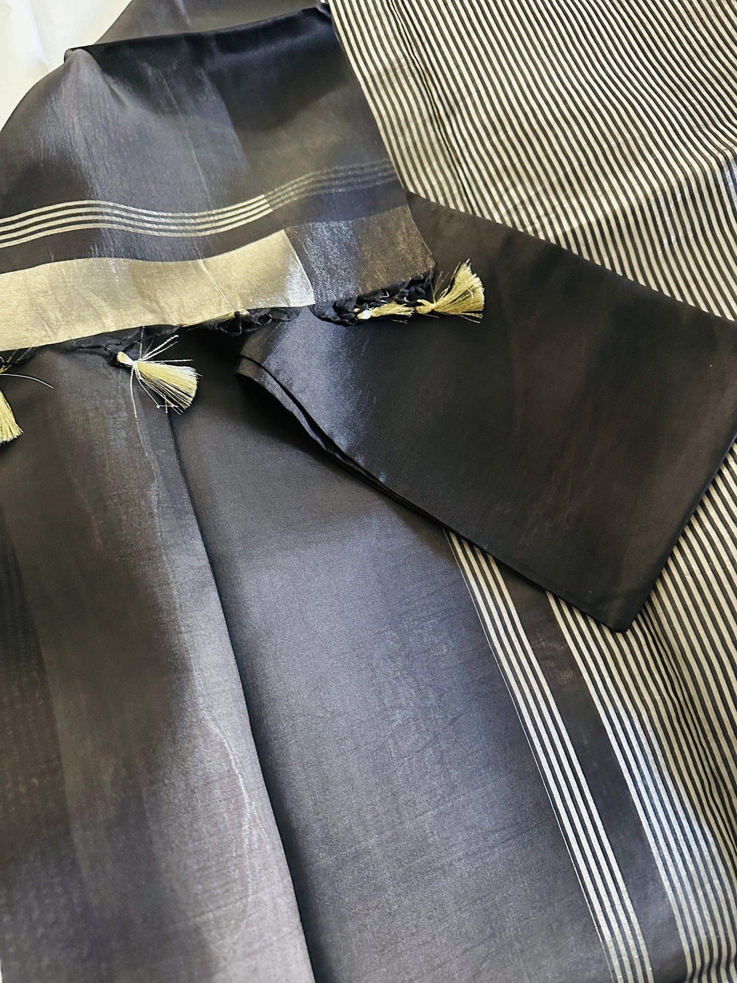Noor Banarasi  Pure Tissue Silk  Handwoven  Saree with blouse fabric with silver Zari stripes