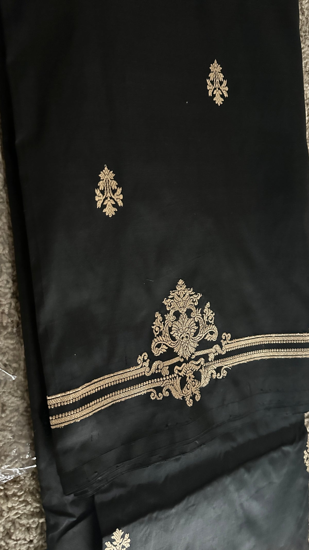 Minimalist Handwoven Mulberry Katan Silk Saree - Black