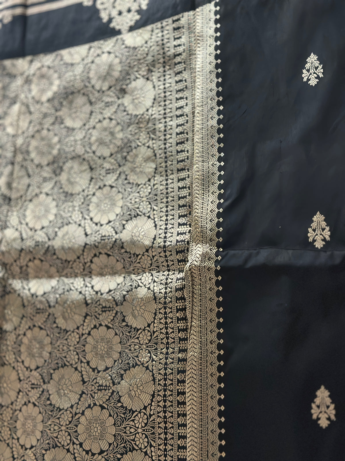 Minimalist Handwoven Mulberry Katan Silk Saree - Black