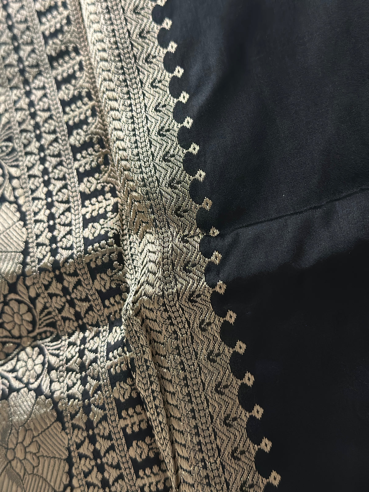 Minimalist Handwoven Mulberry Katan Silk Saree - Black