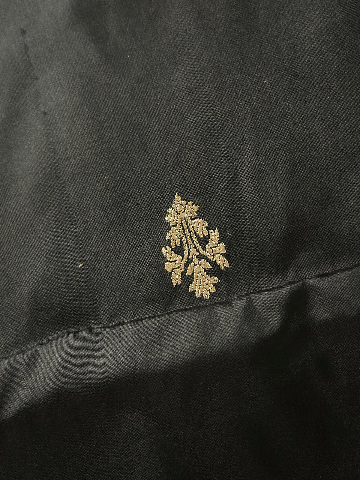 Minimalist Handwoven Mulberry Katan Silk Saree - Black