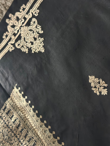 Minimalist Handwoven Mulberry Katan Silk Saree - Black