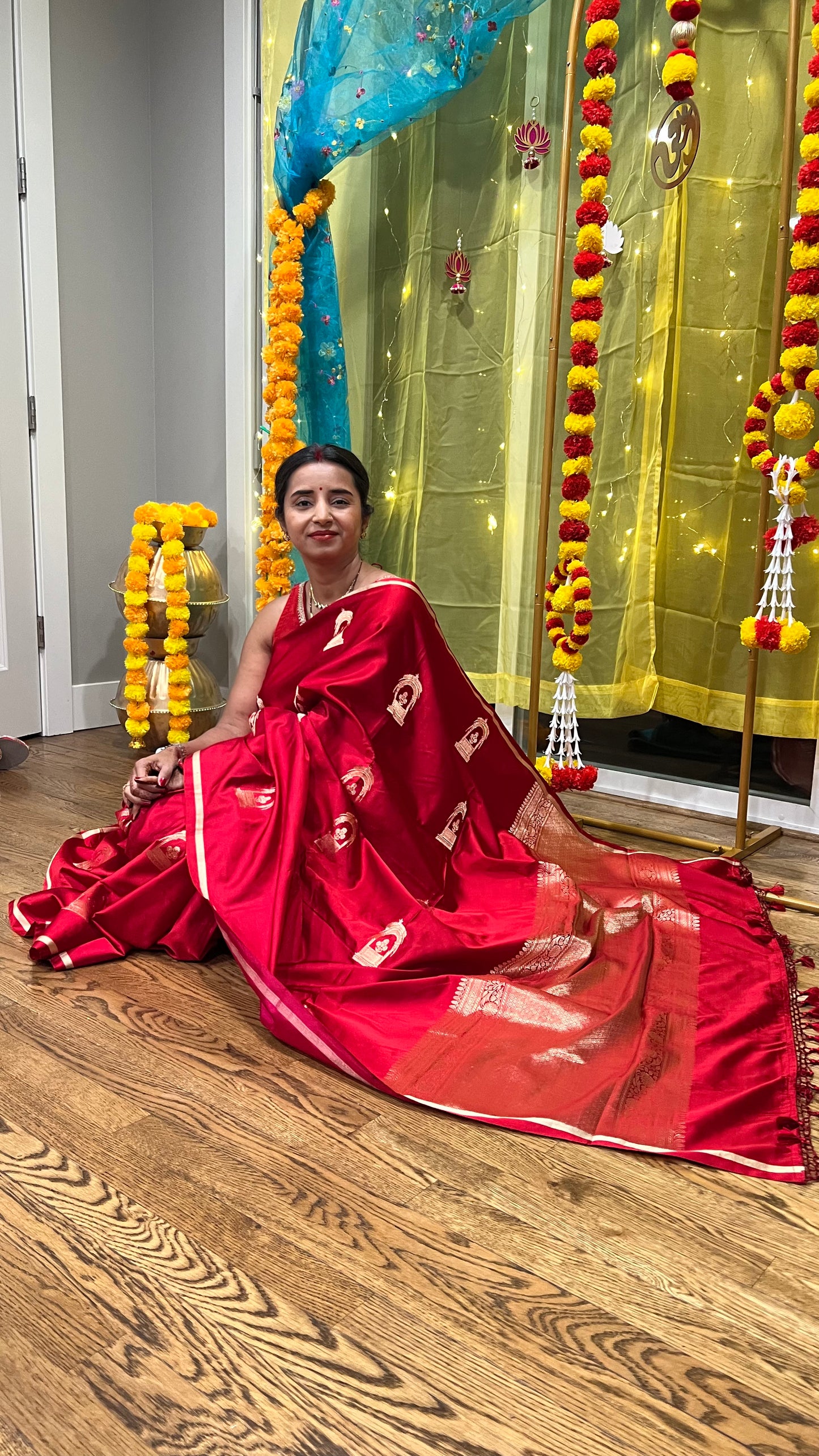 Banarasi Mashru Silk Saree with Arches Buttas and Minimalist Zari Border with Silk Mark