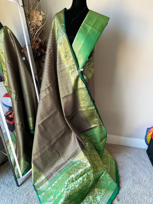 Kanchipuram Saree with Heavy Zari motifs Saree - By The Chic Tale